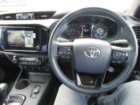 2025 Toyota Hilux - photo 6