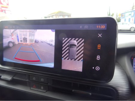 2025 Jeep Avenger - photo 15