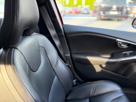 2017 Volvo V40 - photo 34