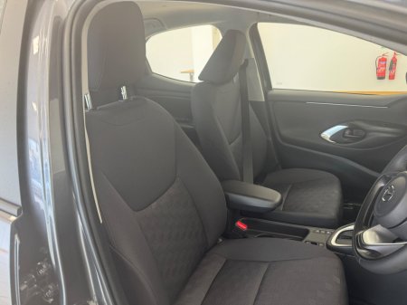 2025 Mazda Mazda2 Hybrid - photo 9