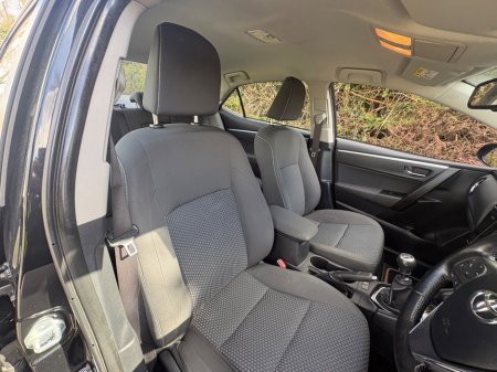 2017 Toyota Corolla - photo 13