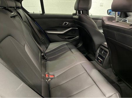 2025 BMW 3-Series - photo 29
