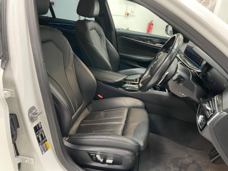 2021 BMW 5-Series - photo 9