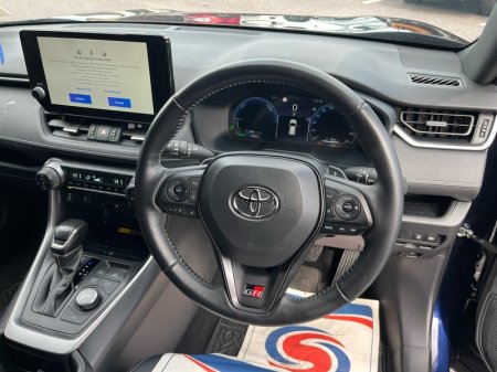 2025 Toyota RAV4 - photo 9