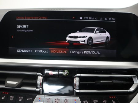 2022 BMW 3-Series - photo 21