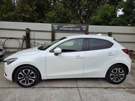 2016 Mazda Demio - photo 16