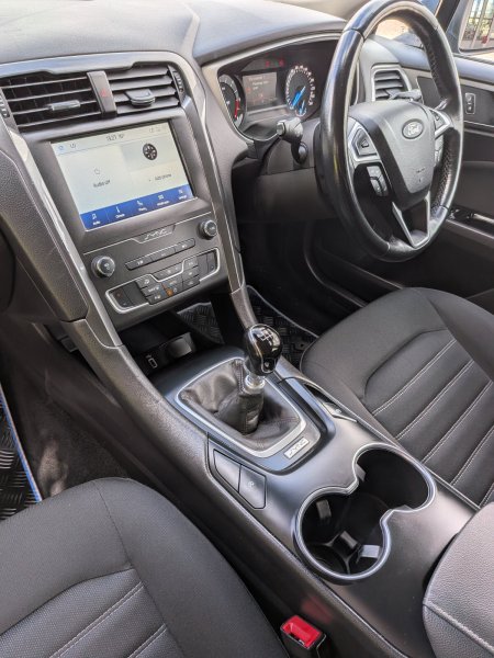 2020 Ford Mondeo - photo 13