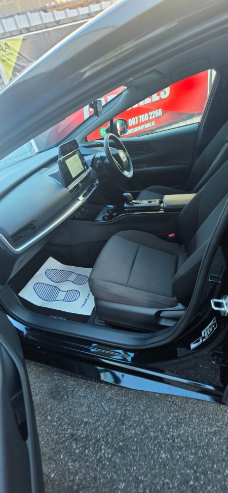 2025 Toyota Prius - photo 14