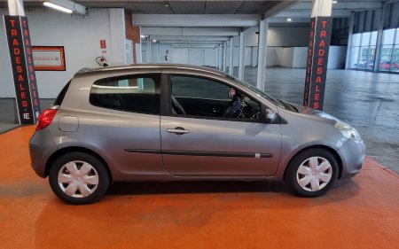 2010 Renault Clio - photo 9