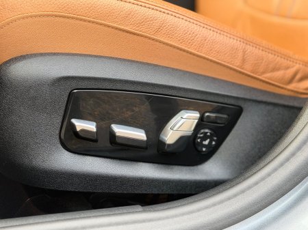 2023 BMW 5-Series - photo 10