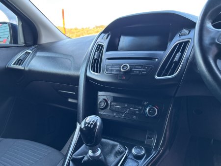 2016 Ford Focus - photo 21