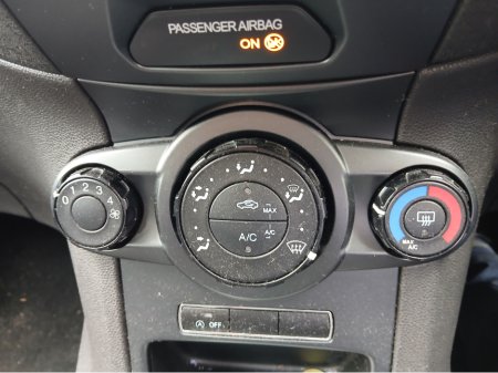 2014 Ford Fiesta - photo 5