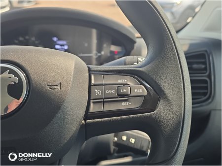 2026 Vauxhall Movano - photo 19