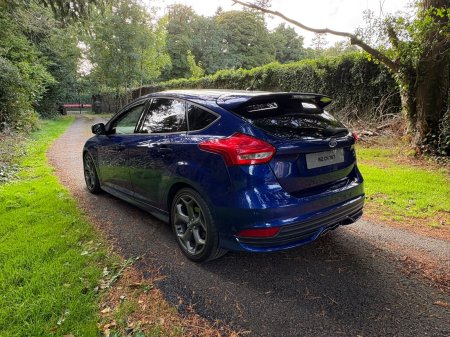 2015 Ford Focus - photo 2