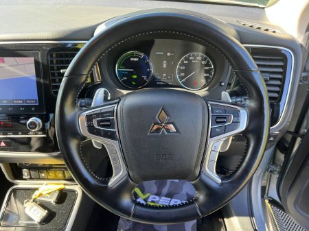 2022 Mitsubishi Outlander - photo 4