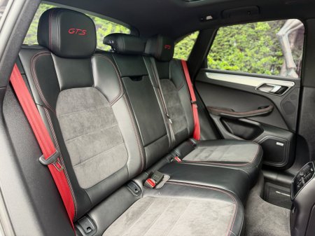 2021 Porsche Macan - photo 17