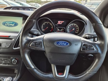 2016 Ford Focus - photo 19