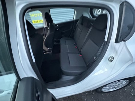 2016 Peugeot 208 - photo 15