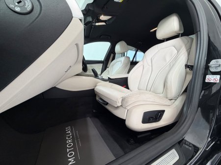 2021 BMW 5-Series - photo 14