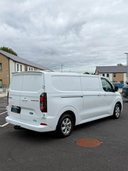 2025 Ford Transit Custom - photo 13