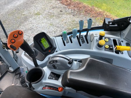 2013 New Holland T7.200 - photo 21