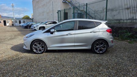 2021 Ford Fiesta - photo 2