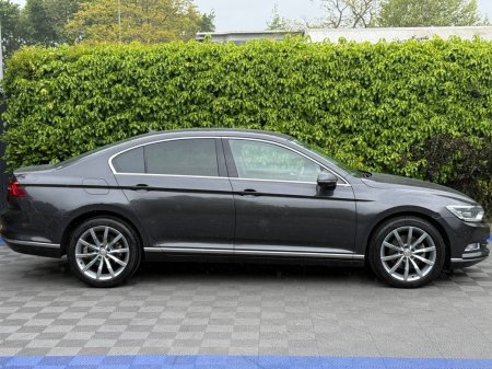 2019 Volkswagen Passat - photo 2