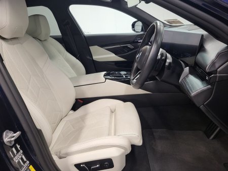 2024 BMW 5-Series - photo 12