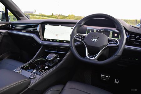 2024 Volkswagen Touareg - photo 8