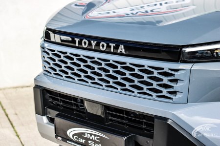 2026 Toyota Hilux - photo 3