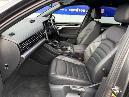 2019 Volkswagen Touareg - photo 4