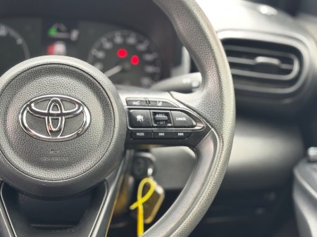 2020 Toyota Yaris - photo 9