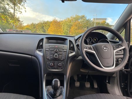 2011 Opel Astra - photo 13