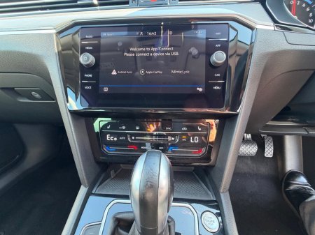 2022 Volkswagen Passat - photo 26