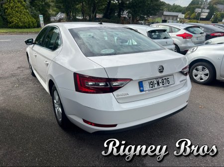 2019 Skoda Superb - photo 4