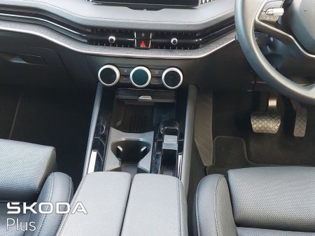 2025 Skoda Superb - photo 18