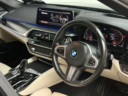 2022 BMW 5-Series - photo 8