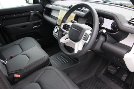 2026 Land Rover Defender - photo 3