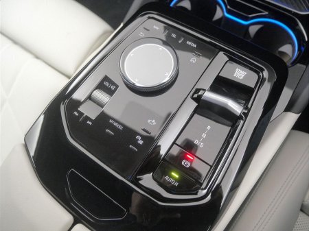 2026 BMW 5-Series - photo 10