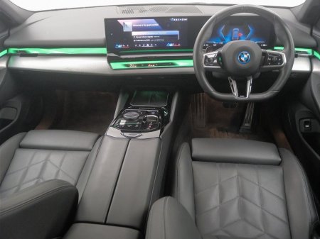 2025 BMW i5 - photo 4
