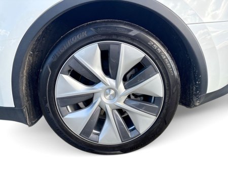 2024 Tesla Model Y - photo 7