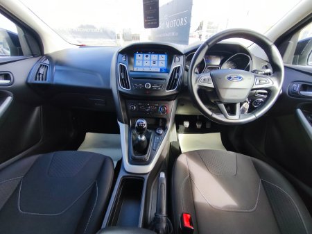 2017 Ford Focus - photo 13