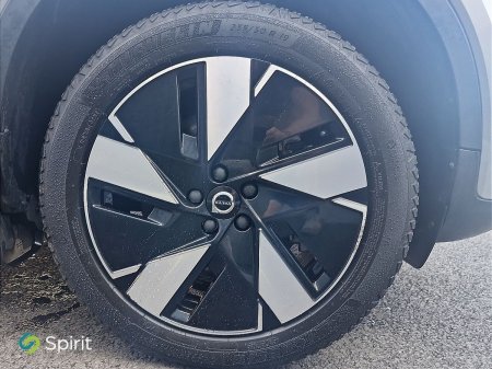 2025 Volvo XC40 - photo 9