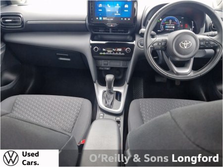 2025 Toyota Yaris Cross - photo 2