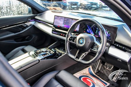 2025 BMW 5-Series - photo 18