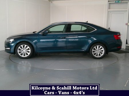 2021 Skoda Superb - photo 4
