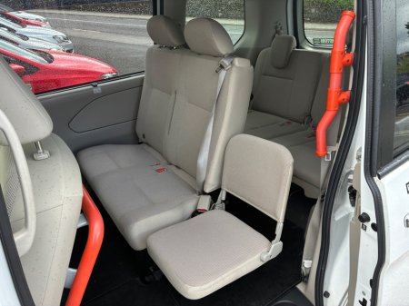 2018 Nissan Serena - photo 18