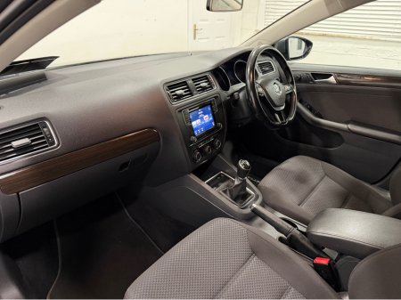 2016 Volkswagen Jetta - photo 32