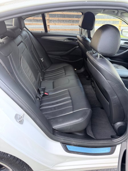 2021 BMW 5-Series - photo 10