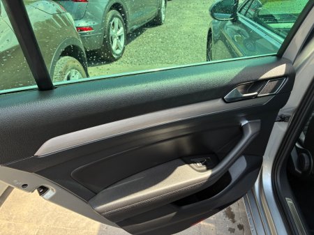 2020 Volkswagen Passat - photo 22